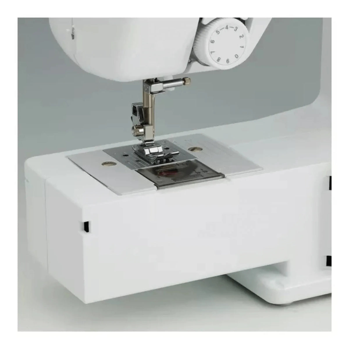 17-Stitch Free Arm Sewing Machine